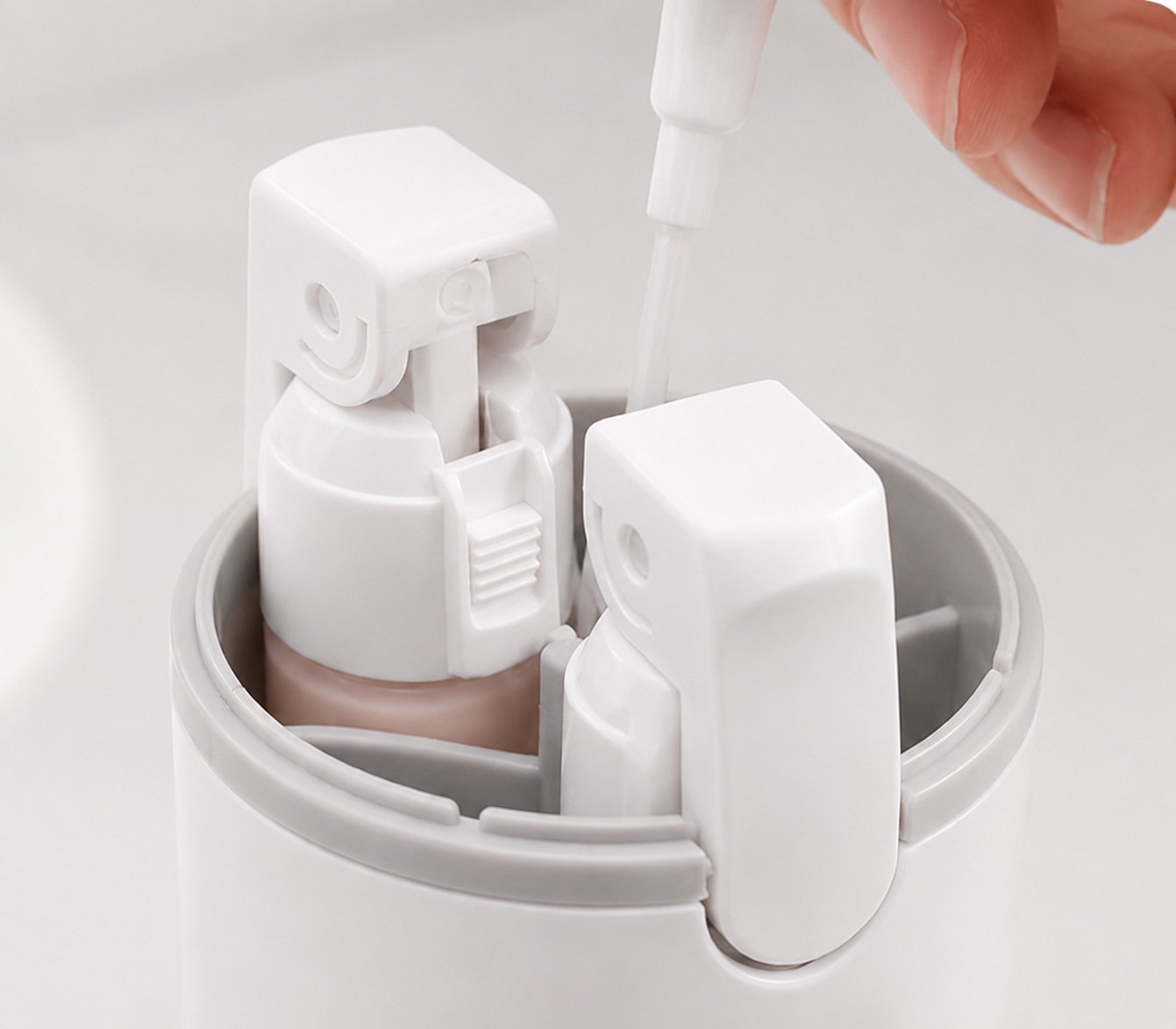 Dispensador 4 en 1 Travio™